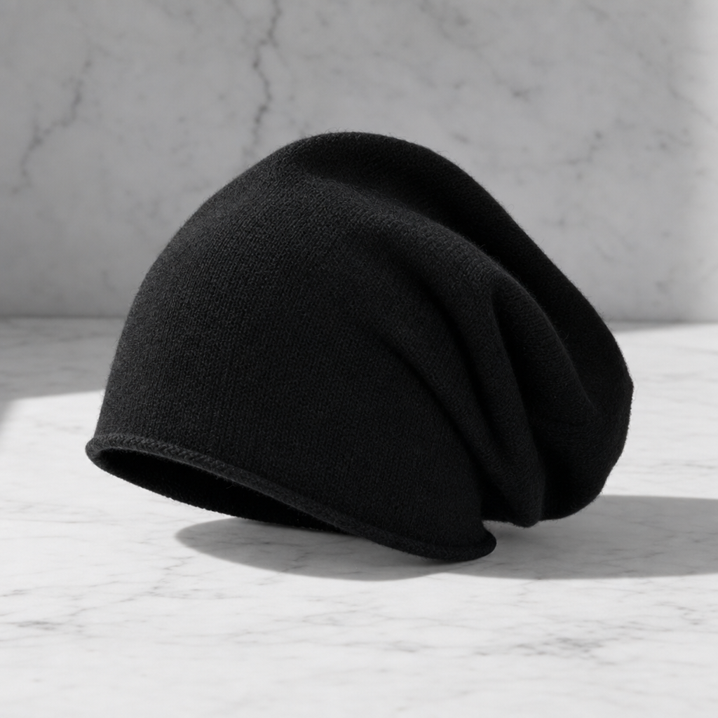 Sagres Slouchy Cashmere Beanie in Black