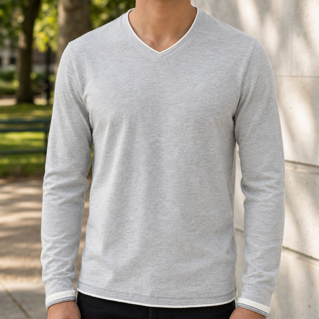 Cavtat Contrast Trim V-Neck Tee in Light Gray