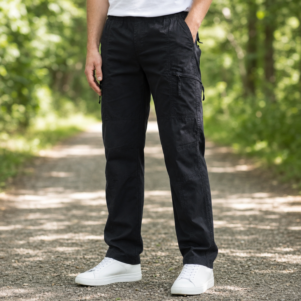 Cannes Relaxed Fit Cargo Pants in Black